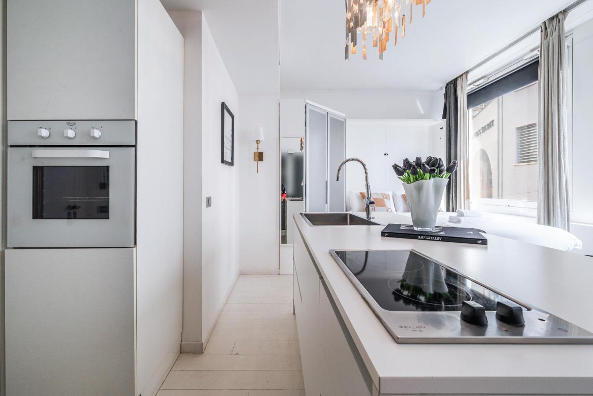 The Boutique Houses - Iconic Suite In Galleria Duomo With Private Parking ميلان المظهر الخارجي الصورة