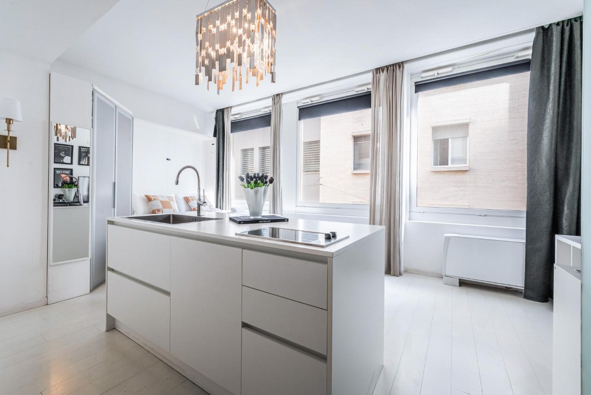 The Boutique Houses - Iconic Suite In Galleria Duomo With Private Parking ميلان المظهر الخارجي الصورة